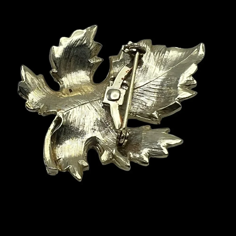 Vintage Leaf Brooch Gold Tone‎ Brushed Veins Pin